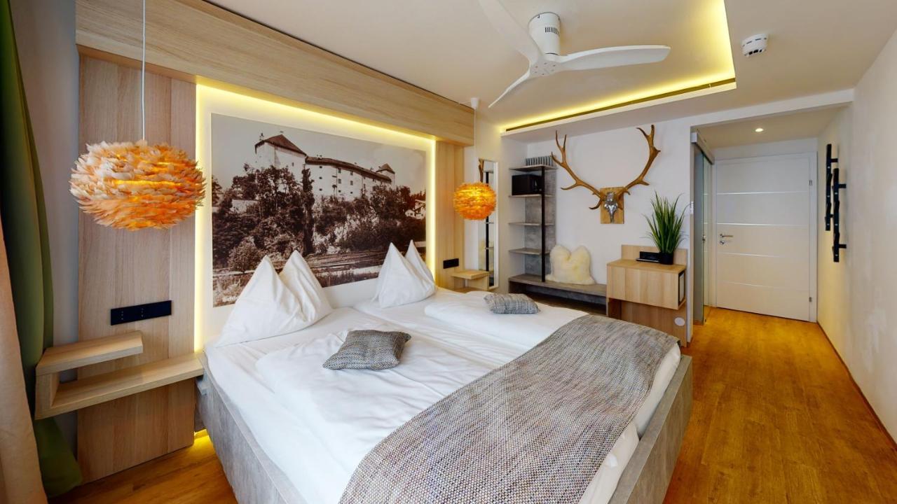 Hotel Adler Голинг ан дер Залцах Екстериор снимка