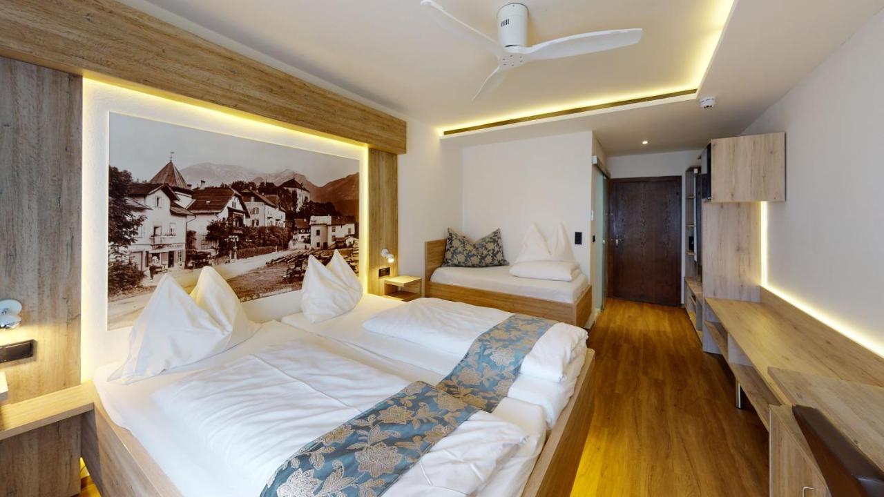 Hotel Adler Голинг ан дер Залцах Екстериор снимка