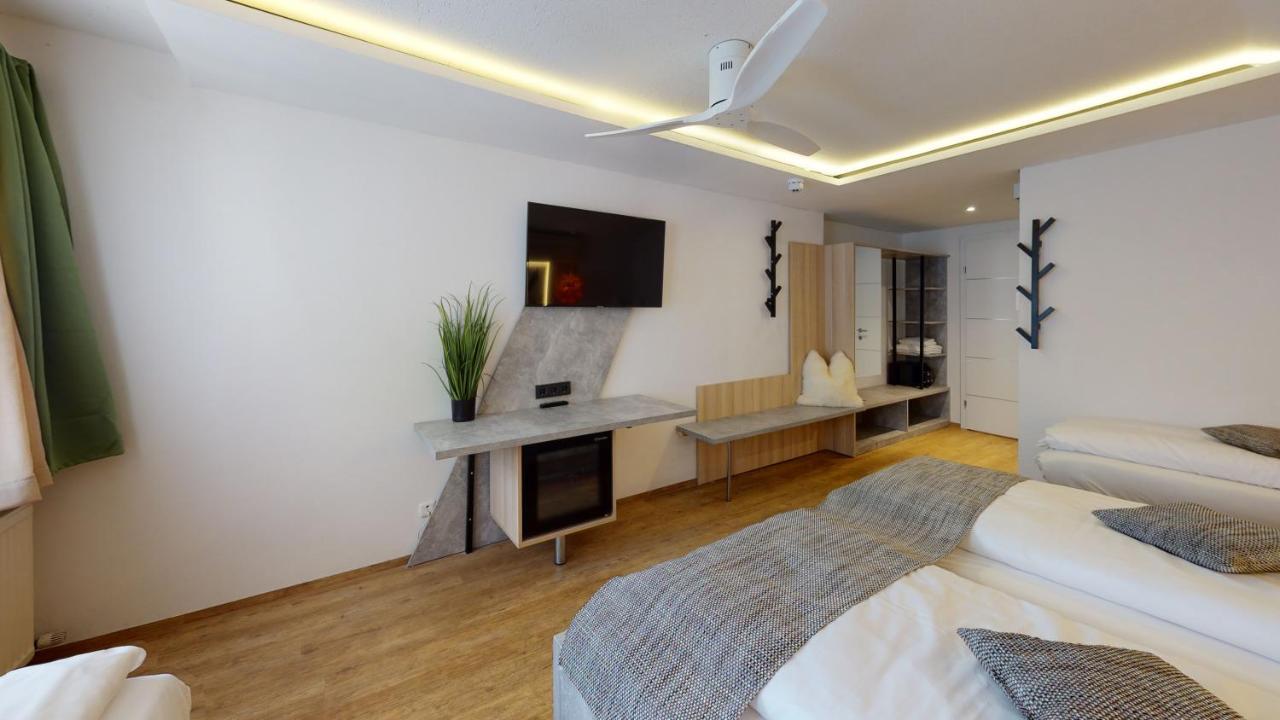 Hotel Adler Голинг ан дер Залцах Екстериор снимка