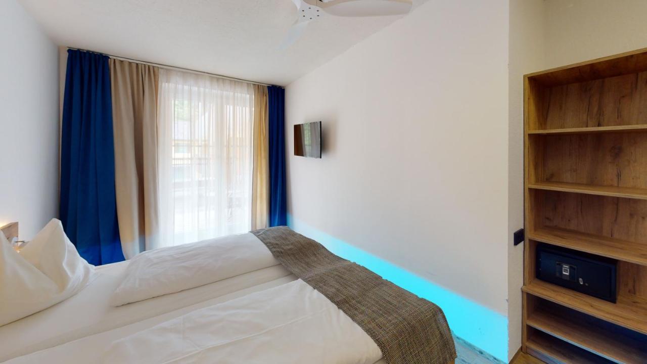 Hotel Adler Голинг ан дер Залцах Екстериор снимка