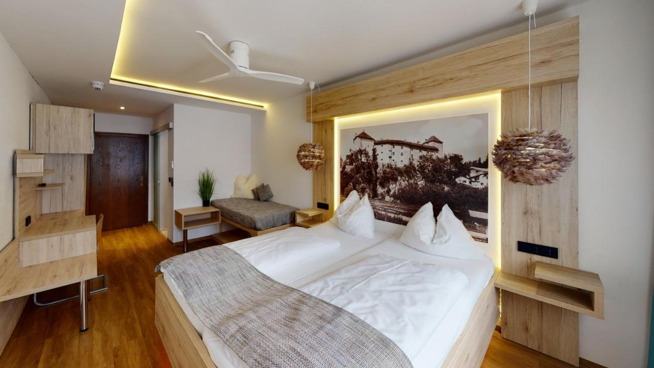 Hotel Adler Голинг ан дер Залцах Екстериор снимка