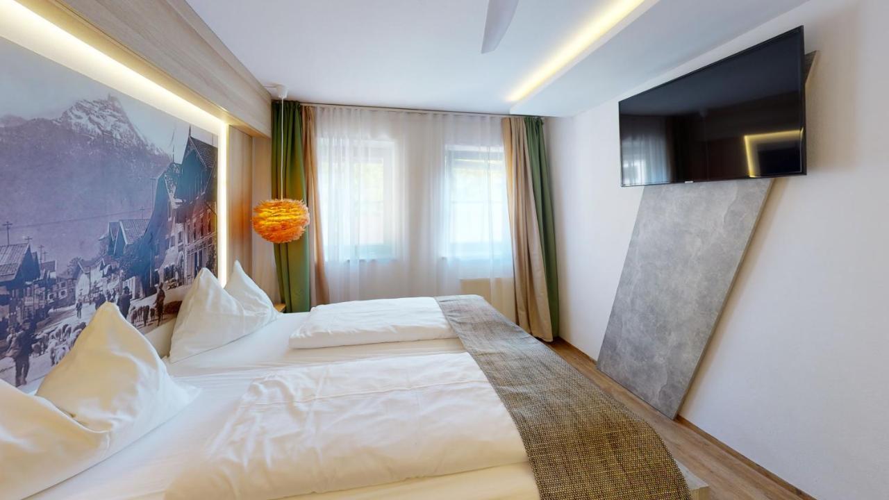Hotel Adler Голинг ан дер Залцах Екстериор снимка