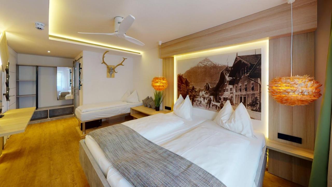 Hotel Adler Голинг ан дер Залцах Екстериор снимка