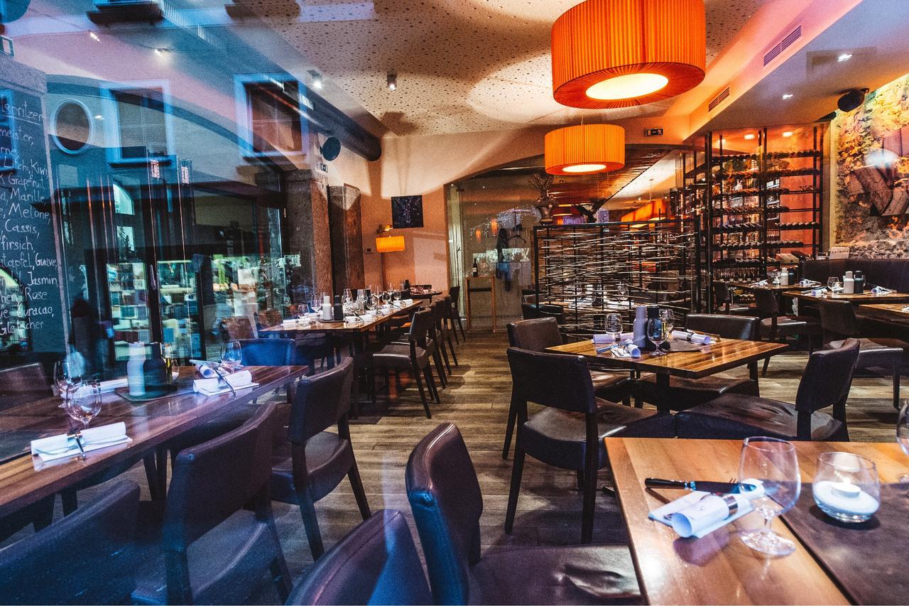 Hotel Adler Голинг ан дер Залцах Екстериор снимка